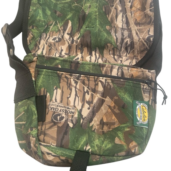 Cabela’s Mossy Oak Shadow Leaf Brand Camo 1M Shoulder Bag. - Picture 3 of 5